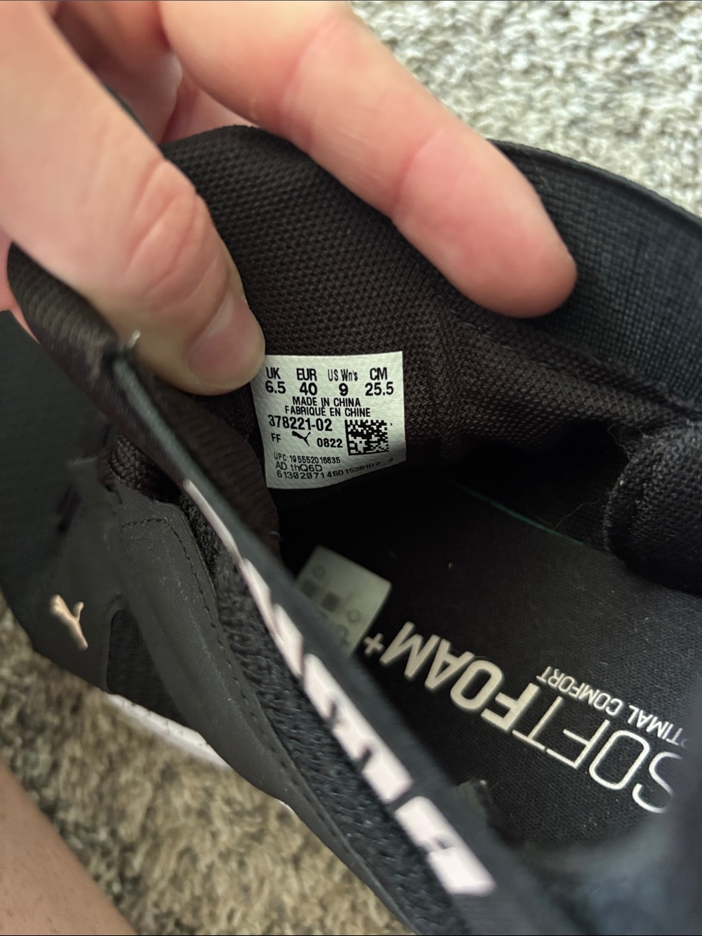 Puma Women’s Black Athletic Shoes with Light Pink Branding - Picture 8 of 9